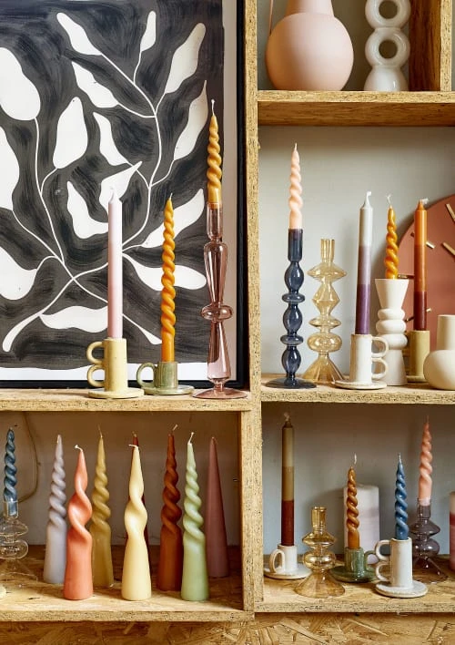 Mica Decorations Bougies Bougie Conique Torsadée En Couleur Brun Clair H25 6 Mica Decorations Bougies Bougie Conique Torsadée En Couleur Brun Clair H25 – Image 4