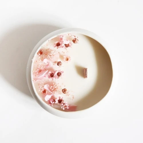 Origine Atelier Floral Bougies Bougie Fleurie Cire De Soja Et Fleurs Séchées Galet Tendresse 4 Origine Atelier Floral Bougies Bougie Fleurie Cire De Soja Et Fleurs Séchées Galet Tendresse – Image 2