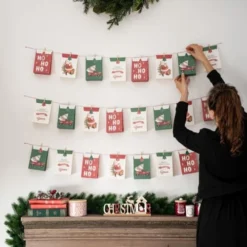 Maisons Du Monde Décorations Lumineuses De Noël Bougie Lanterne Parfumée En Verre Rouge Et Couronne Végétale 300g -Bougeoirs Soldes Magasin bougie lanterne parfumee en verre rouge et couronne vegetale 300g 1000 4 30 208679 3