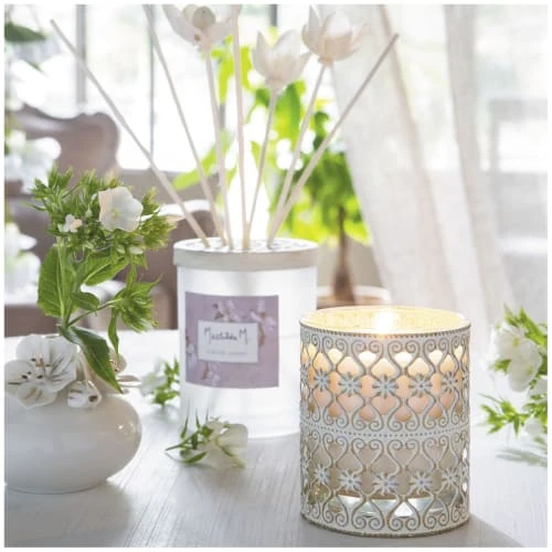 Mathilde M Bougies Bougie Parfumée Carnets D'Artistes 160 G - Sublime Jasmin 4 Mathilde M Bougies Bougie Parfumée Carnets D'Artistes 160 G - Sublime Jasmin – Image 2