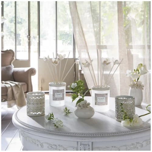 Mathilde M Bougies Bougie Parfumée Carnets D'Artistes 160 G - Sublime Jasmin 6 Mathilde M Bougies Bougie Parfumée Carnets D'Artistes 160 G - Sublime Jasmin – Image 4