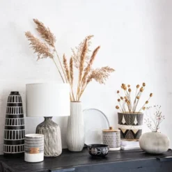 Maisons Du Monde Bougies Bougie Parfumée En Céramique Noire Et Blanche, 450g 5 Maisons Du Monde Bougies Bougie Parfumée En Céramique Noire Et Blanche, 450g -Bougeoirs Soldes Magasin bougie parfumee en ceramique noire et blanche 450g 1000 0 28 208267 2