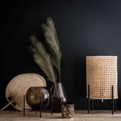 Maisons Du Monde Bougies Bougie Parfumée En Verre Gris Motifs Ginkgo En Métal Doré, 200g -Bougeoirs Soldes Magasin bougie parfumee en verre gris motifs ginkgo en metal dore 200g 1000 5 22 197970 3