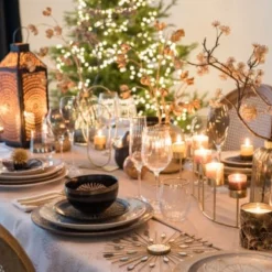 Maisons Du Monde Bougies Bougie Parfumée En Verre Gris Motifs Ginkgo En Métal Doré, 200g -Bougeoirs Soldes Magasin bougie parfumee en verre gris motifs ginkgo en metal dore 200g 1000 5 22 197970 4