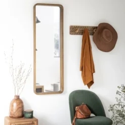 Maisons Du Monde Bougies Bougie Parfumée En Verre Teinté Vert Et Doré -Bougeoirs Soldes Magasin bougie parfumee en verre teinte vert et dore 1000 6 26 211299 3