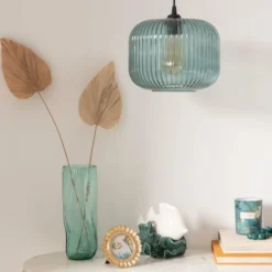 Maisons Du Monde Bougies Bougie Parfumée En Verre Vert Et Doré, 210g 5 Maisons Du Monde Bougies Bougie Parfumée En Verre Vert Et Doré, 210g -Bougeoirs Soldes Magasin bougie parfumee en verre vert et dore 210g 1000 11 0 221810 2