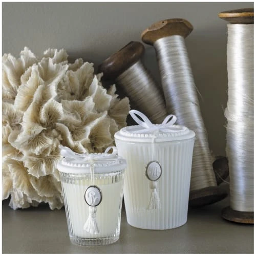 Mathilde M Bougies Bougie Parfumée Les Intemporels 125 G - Freesia Délice 4 Mathilde M Bougies Bougie Parfumée Les Intemporels 125 G - Freesia Délice – Image 2