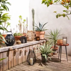 Maisons Du Monde Bougeoirs Lanterne En Métal Ajouré Noir -Bougeoirs Soldes Magasin lanterne en metal ajoure noir 1000 16 27 213145 5