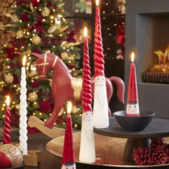 Mica Decorations Lot De 5 Bougies Rouge Et Crème -Bougeoirs Soldes Magasin lot de 5 bougies rouge et creme 1